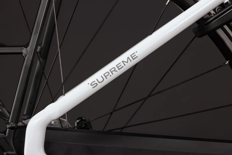 Cube Supreme RT Hybrid Comfort EX 600 Wh E-Trekkingbike Easy Entry metallicwhite´n´reflex