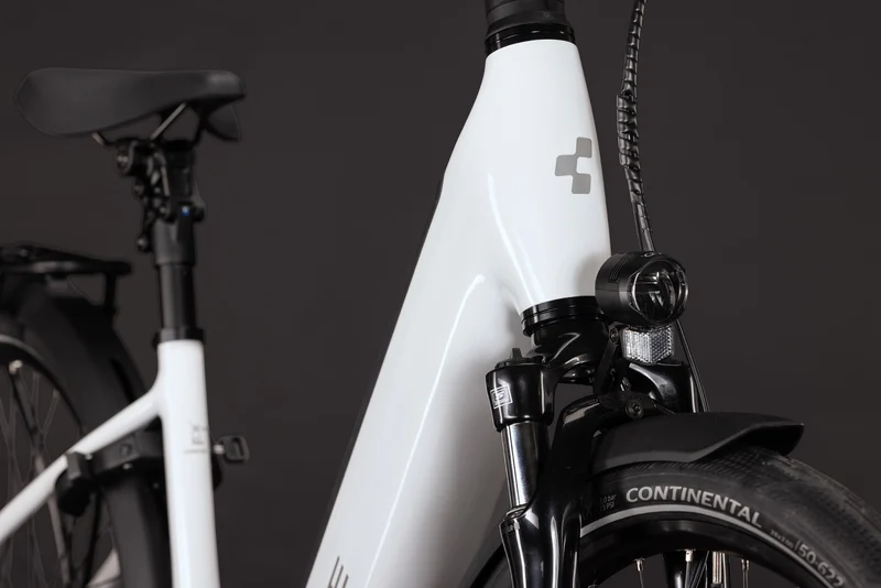 Cube Supreme RT Hybrid Comfort EX 600 Wh E-Trekkingbike Easy Entry metallicwhite´n´reflex