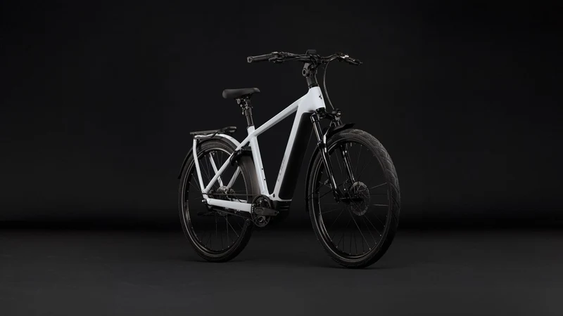 Cube Kathmandu Hybrid Deluxe Pro 800 Wh E-Trekkingbike Diamant 28" metallicwhite´n´chrome