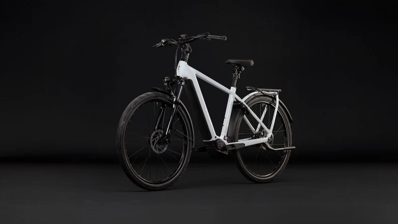 Cube Kathmandu Hybrid Deluxe Pro 800 Wh E-Trekkingbike Diamant 28" metallicwhite´n´chrome