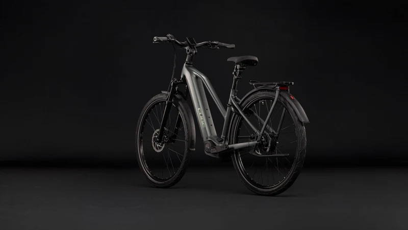 Cube Kathmandu Hybrid Deluxe Pro 800 Wh E-Trekkingbike Trapeze 28" blackforest´n´chrome