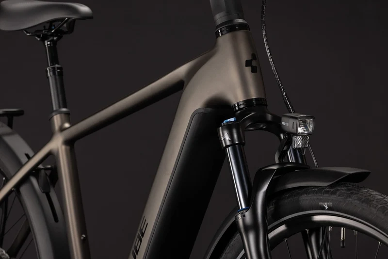 CUBE Touring Hybrid Pro 800 metallicumbra´n´black