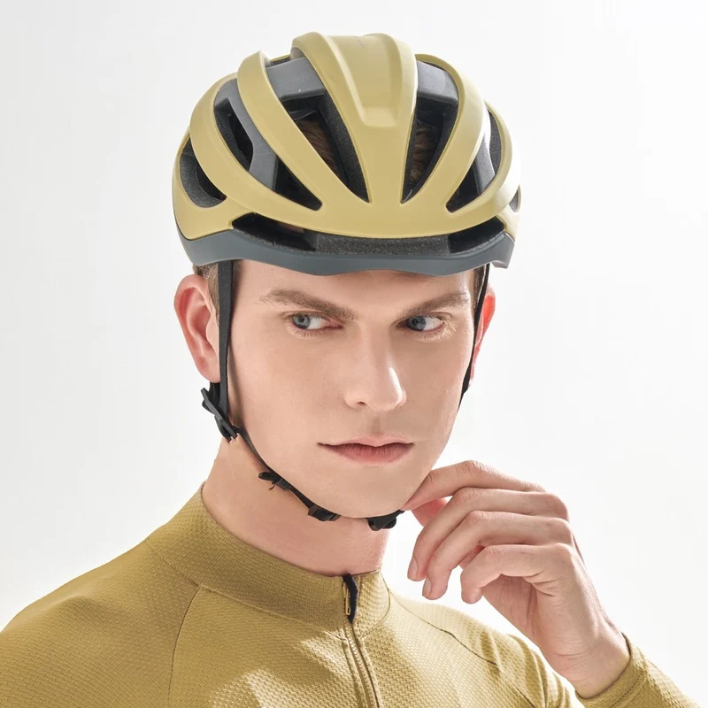 CRNK Helmer Hyper Fahrradhelm – Ultraleicht & aerodynamisch | Rennrad & E-Bike