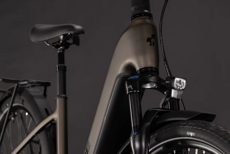 Cube Touring Hybrid Pro 800 Wh E-Trekkingbike Easy Entry 28" metallicumbra´n´black