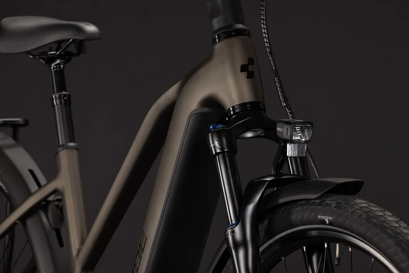 Cube Touring Hybrid Pro 800 Wh E-Trekkingbike Trapeze 28" metallicumbra´n´black