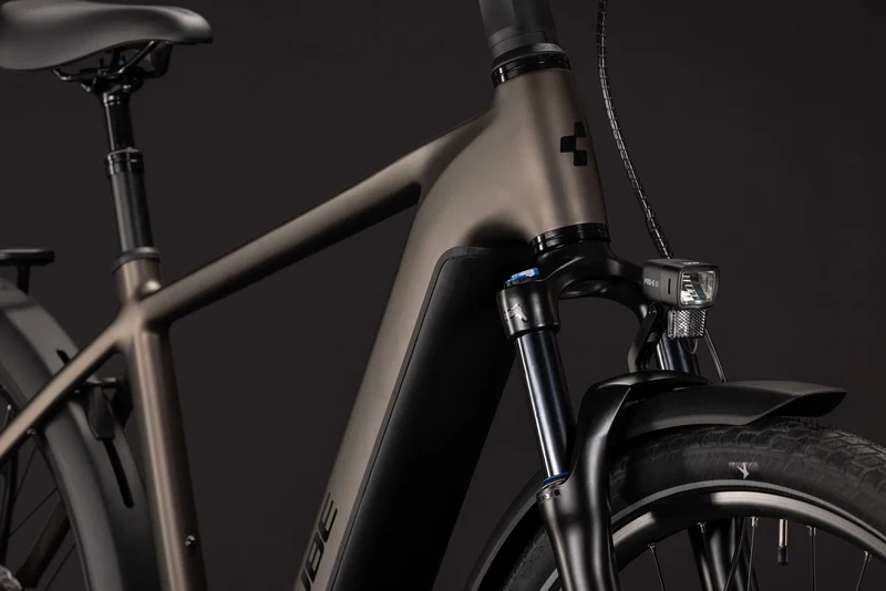 Cube Touring Hybrid Pro 800 Wh E-Trekkingbike Diamant 28" metallicumbra´n´black