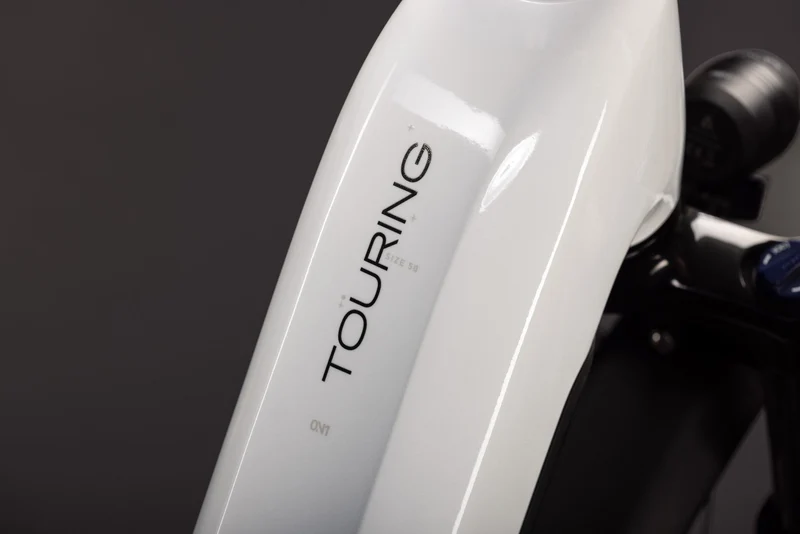 Cube Touring Hybrid ONE 600 Wh E-Trekkingbike Easy Entry 28" metallicwhite´n´chrome