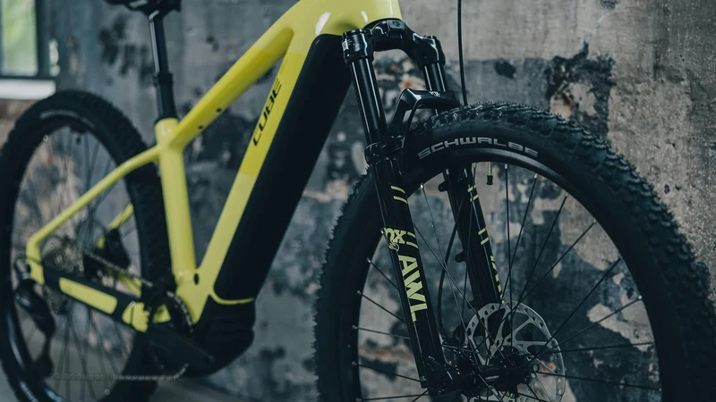 Cube Reaction Hybrid Race 800 Wh E-Bike Hardtail Diamant bananasplit´n´black