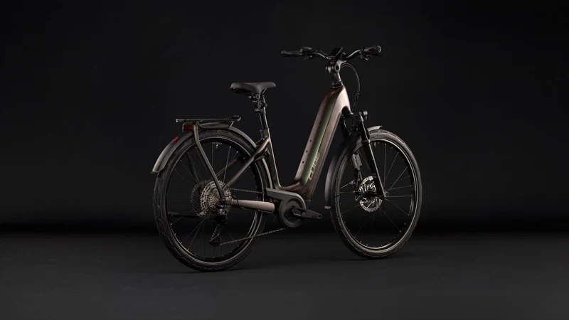 Cube Kathmandu Hybrid EXC 800 Wh E-Trekkingbike Easy Entry 28" stellar´n´chrome
