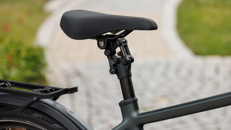 Cube Kathmandu Hybrid Deluxe Pro 800 Wh E-Trekkingbike Diamant 28" blackforest´n´chrome