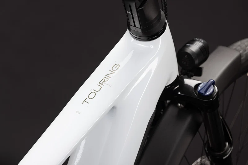 CUBE Touring Hybrid ONE 600 metallicwhite´n´chrome