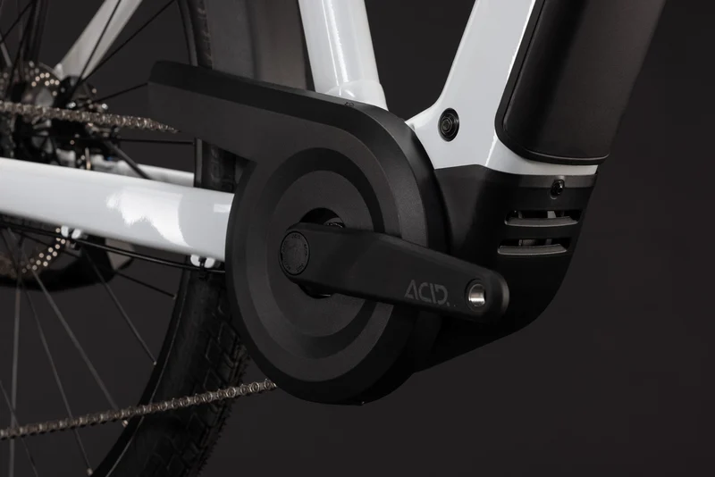 CUBE Touring Hybrid ONE 600 metallicwhite´n´chrome