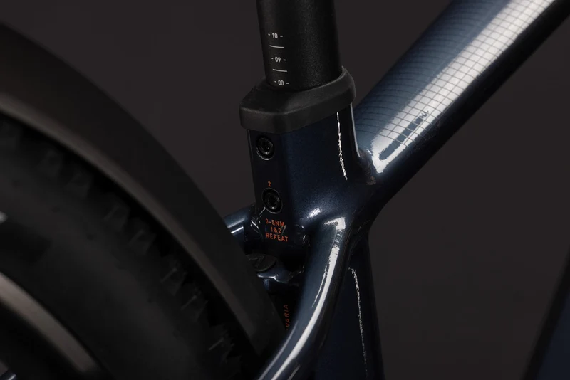 CUBE Reaction Hybrid ONE 720 FE oolonggrey´n´reflex