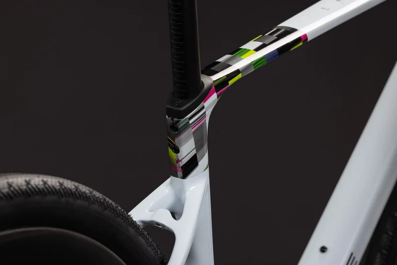 CUBE Nuroad C:62 SLT glacier´n´magenta