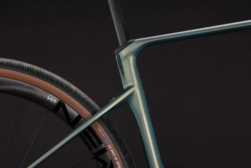 CUBE Nuroad C:62 Race jungali´n´black