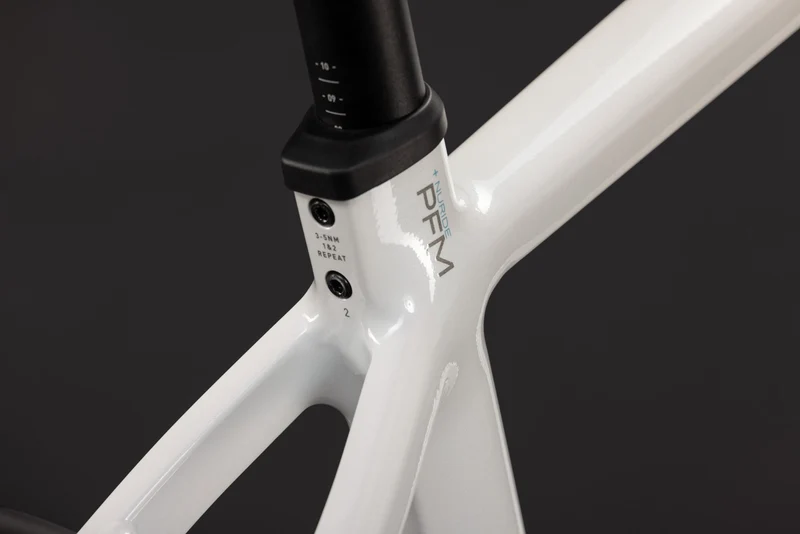 CUBE Nuride Hybrid Performance 720 metallicwhite´n´grey