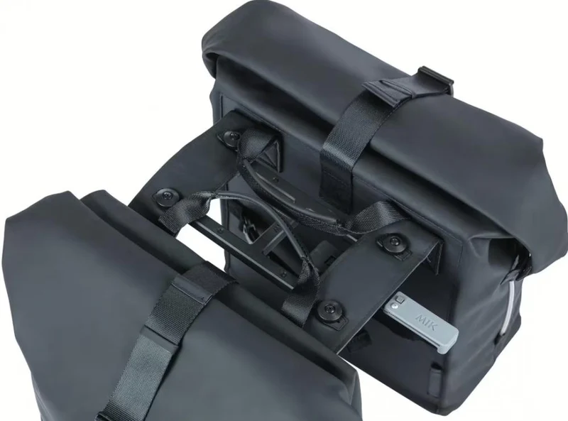 BASIL SoHo Nordlicht MIK 2.0 Doppeltasche - 41 Liter wasserdicht (IPX3) mit LED - Doppelpacktasche - MIK-Adapterplatte Rollverschluss & Druckknöpfen