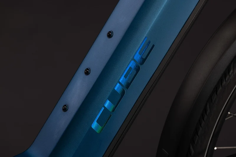 CUBE Kathmandu Hybrid SLX 800 nebula´n´prizm