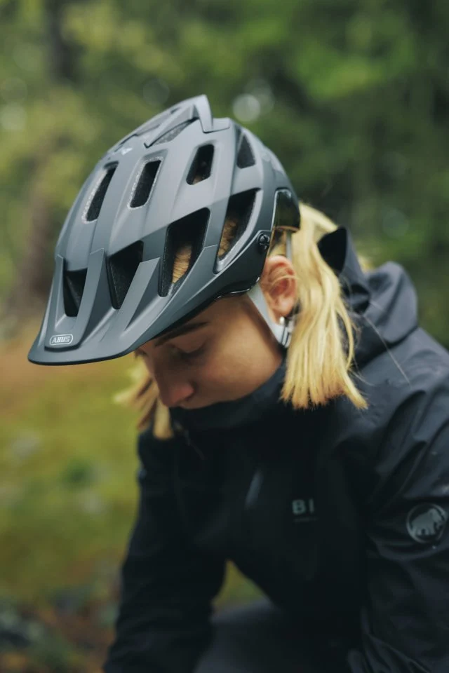 Abus Moventor 2.0 Mips MTB-Helm Velvet Black