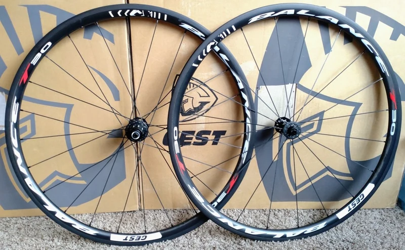GEST Balance T30 CARBON Rennrad Aero Laufradsatz Tubular
