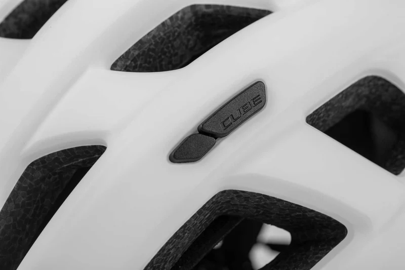 Cube Helm ROAD RACE white