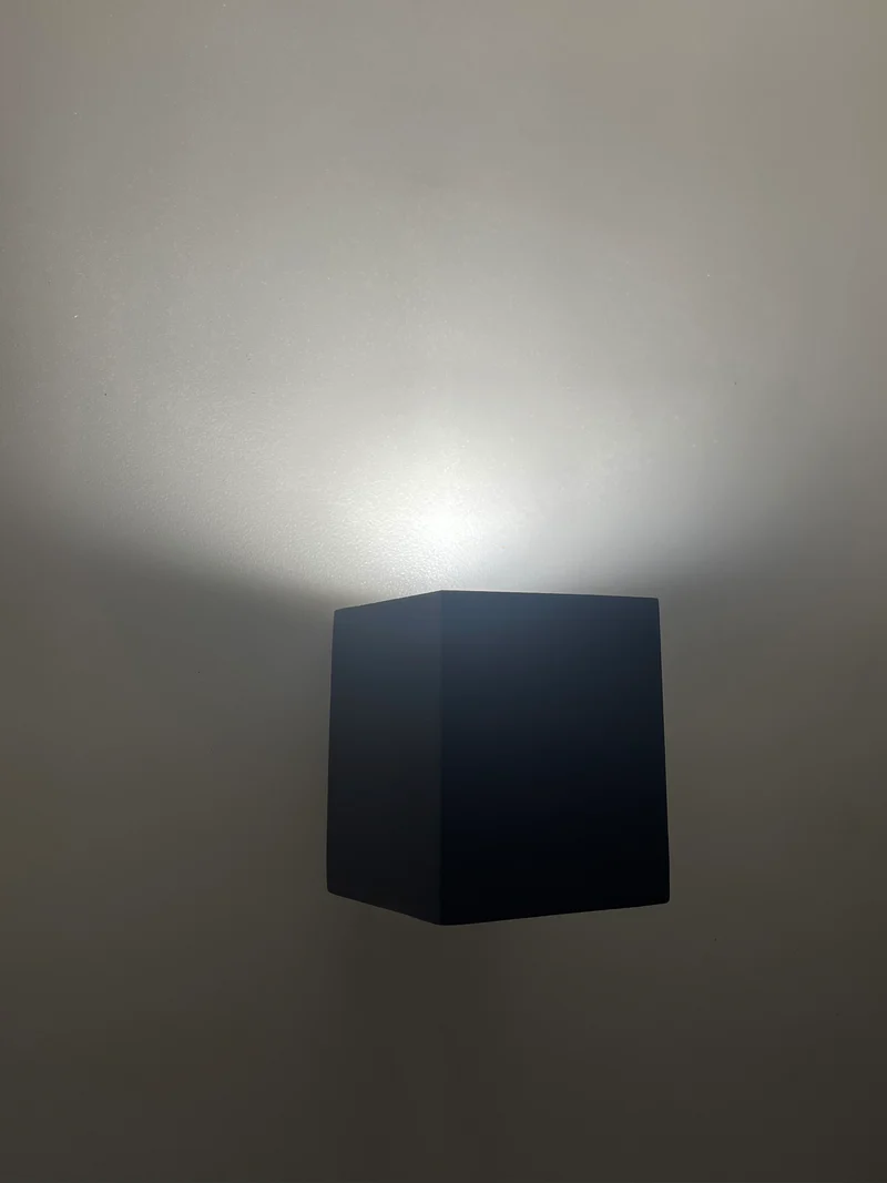 Wandleuchte quadratisch IP65 – Fassung GU10, wasserdicht IP65, Kabellänge 30 cm, Farbe Schwarz