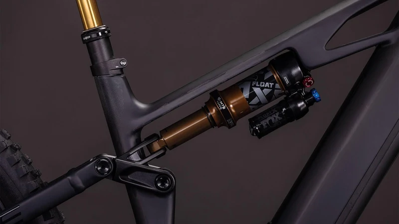 CUBE Stereo Hybrid ONE44 HPC AT 800 carbon´n´gold