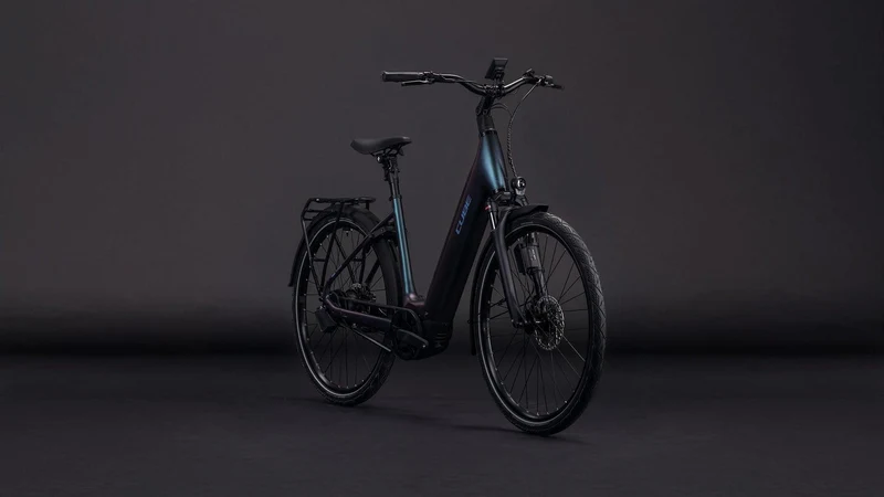 CUBE Supreme Hybrid Deluxe SLT 600 metalblue´n´reflex