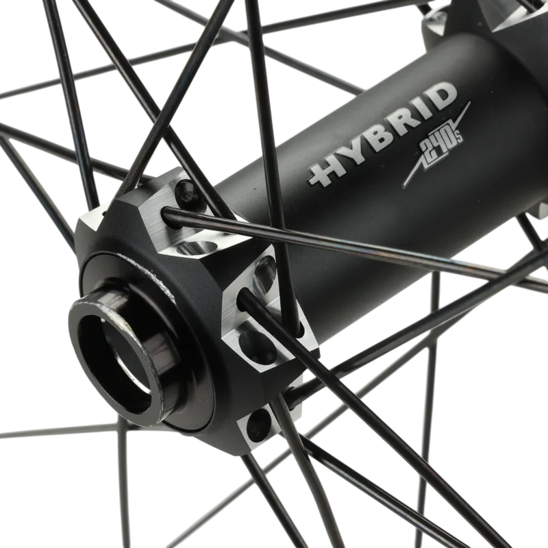 DT Swiss Vorderrad HXC 1200 SPLINE Carbon Hybrid 27,5 Zoll Boost Centerlock (B-Ware)