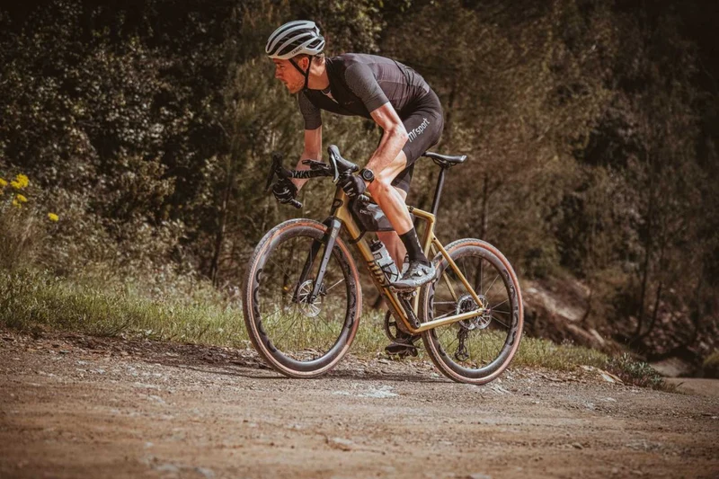 Schwalbe G-One RS Evo Super Race V-Guard Evolution Line, TLE, Faltreifen 28" Addix Race transparent sidewall