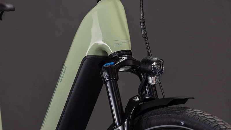 CUBE Kathmandu Hybrid ONE 800 pea´n´green