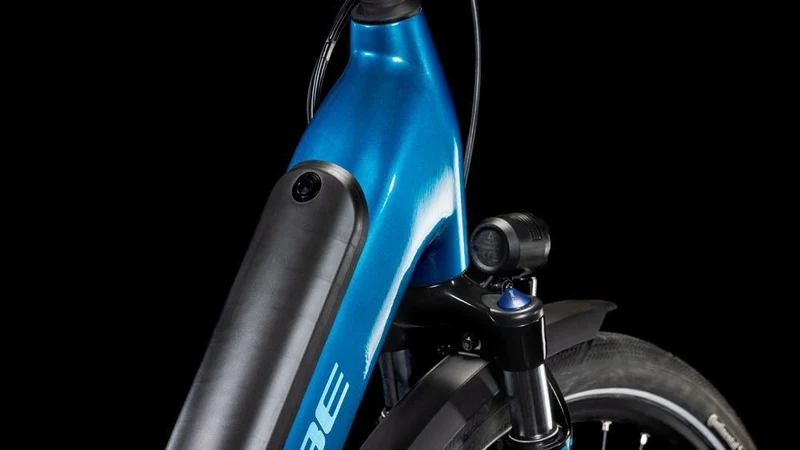 CUBE Supreme Hybrid Pro 625 electricblue´n´blue