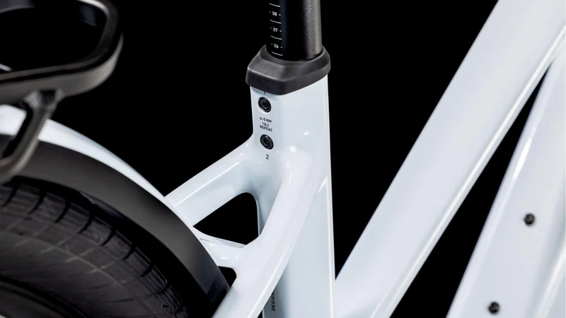 CUBE Kathmandu Hybrid ONE 800 polarwhite´n´black