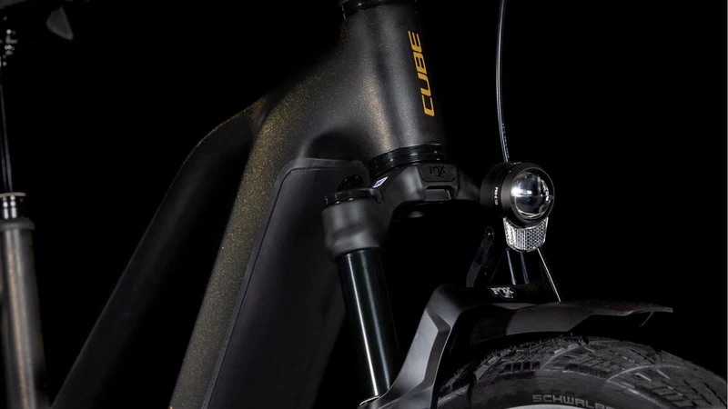 CUBE Kathmandu Hybrid SLT 800 golddust´n´black