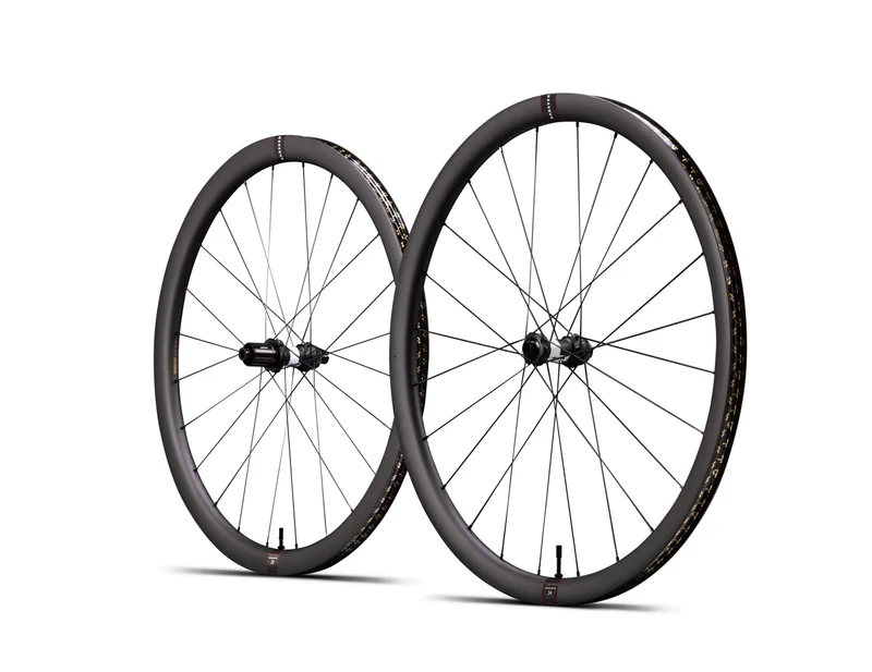 Reserve 34/37 Turbulent Aero Rennrad-Laufradsatz DT Swiss 240 HG-EV Center Lock Schwarz