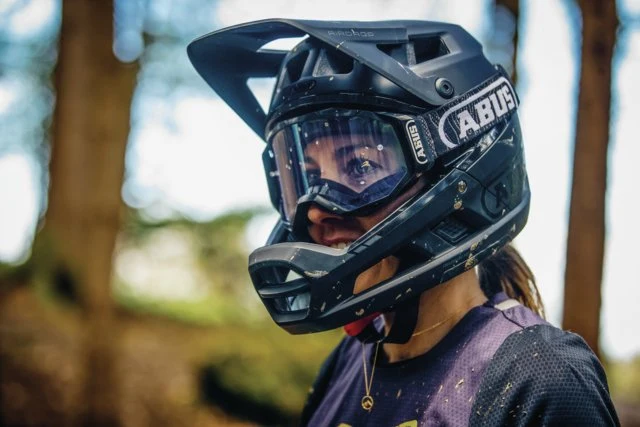 Abus Airdrop Mips MTB-Helm Velvet Black
