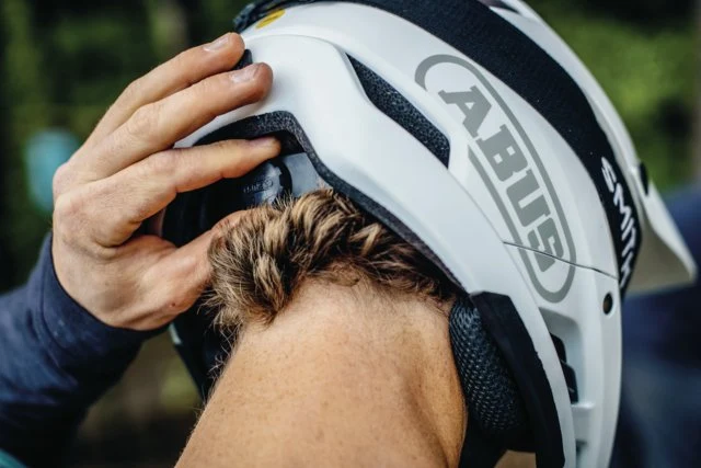 Abus Airdrop Mips MTB-Helm Velvet Black