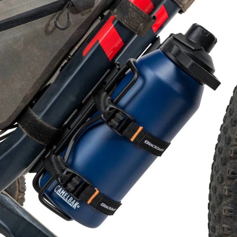 Cage de bikepacking 2 en 1 sur fourche vélo Outpost cargo Blackburn