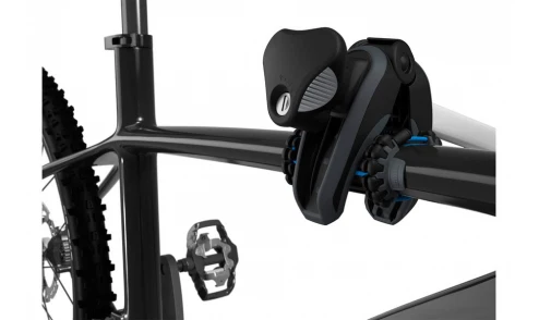 Protection pour vélo en carbone sur porte-vélo Thule