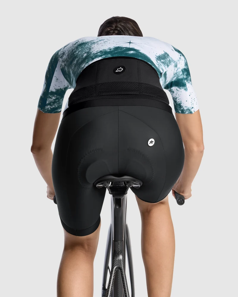 Assos Uma GT Trikot S11 Raum Reise Stiftung Grün