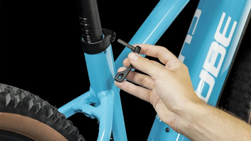 Cube Reaction Hybrid One 500 Wh E-Bike Hardtail Diamant skyblue´n´white