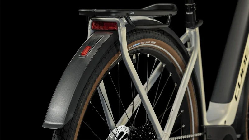 Cube Touring Hybrid Pro 625 Wh E-Bike Easy Entry 28" pearlysilver´n´black