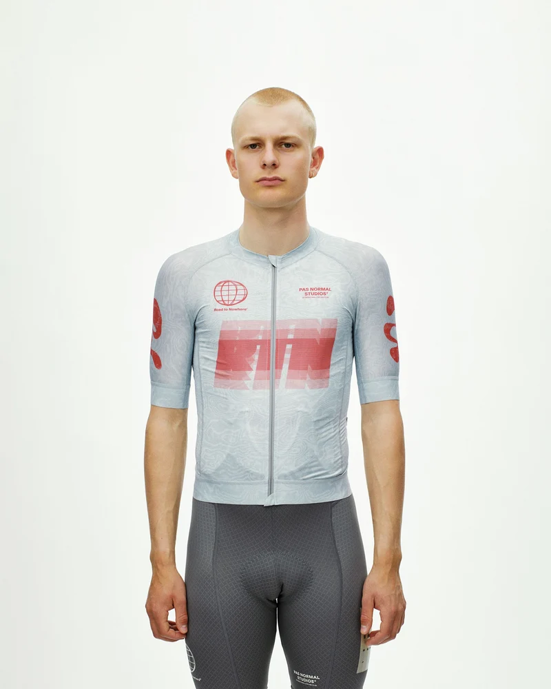 Pas Normal Studios Kurzarm Trikot Mechanism Logo Herren AOP RTN Light Aqua