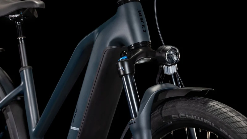 Cube Kathmandu Hybrid Comfort Pro 800 Wh E-Bike Trapeze 28" night´n´chrome