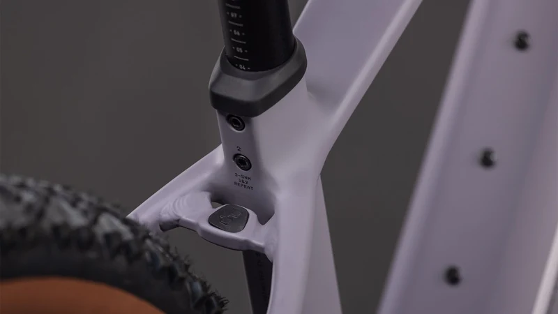 Cube Reaction Hybrid Performance 600 Wh E-Bike Hardtail Diamant plumgrey´n´black