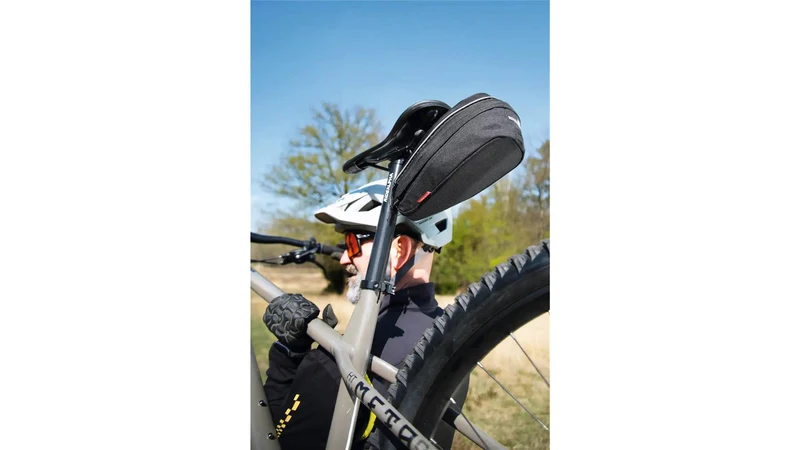 KLICKfix Bikepack Sport Expandable Satteltasche schwarz 2 L