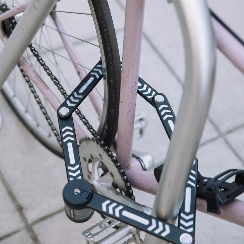 Antivol pliable Kryptonite avec support sur cadre vélo 610 S