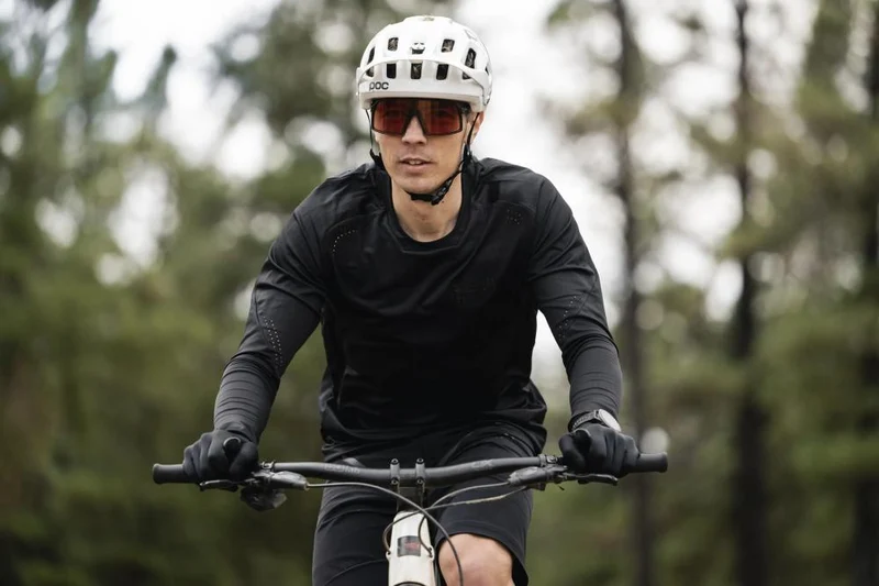 SQlab Innerbarends 411 2.0 BLK/BLK - Ergonomische Lenkeraufsätze für MTB und Trekking - Lenkeraufsatz