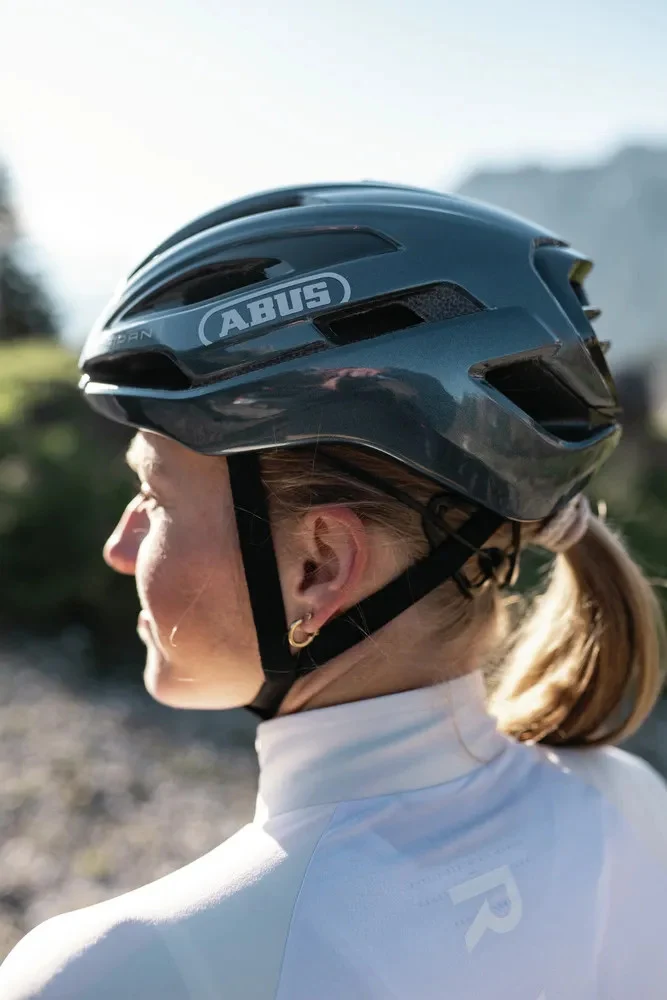 Abus Taipan Rennradhelm Graphite Silver