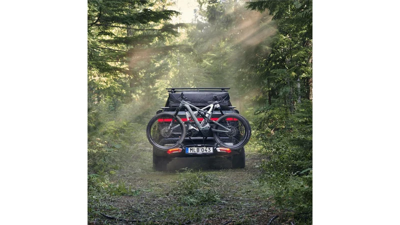 Thule Epos Klappbarer Anhängerkupplungs-Fahrradträger für 3 Fahrräder black
